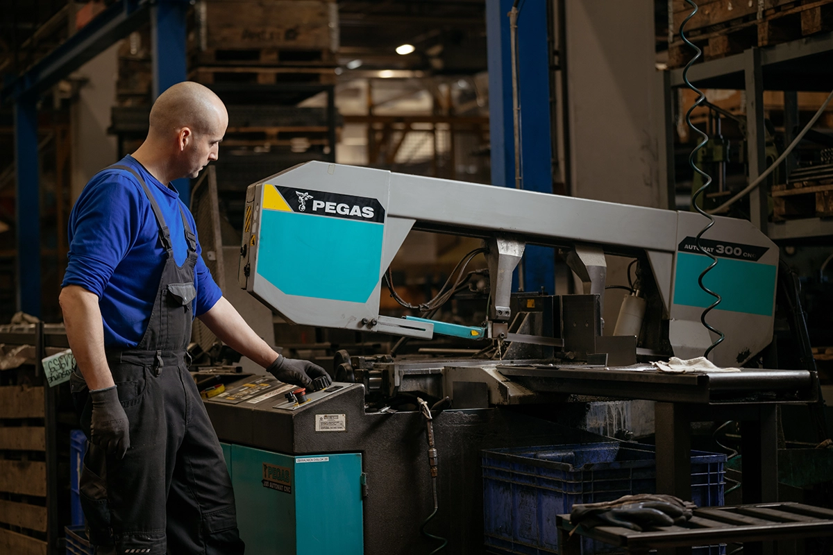 GMM PROIZVODNJA - CNC razrez profilov, cevi in palic